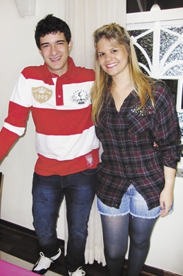 Adonis Caleiro e Ana Emília Cordeiro voando hoje para os Estados Unidos para temporada de passeio e compras